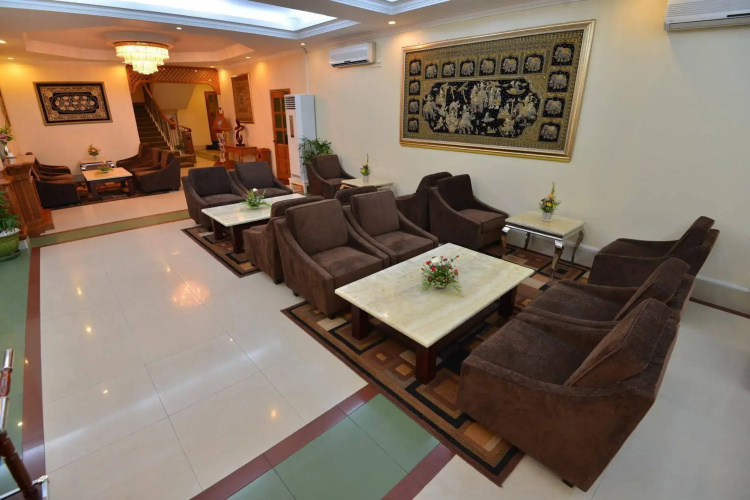 Grand Palace Hotel