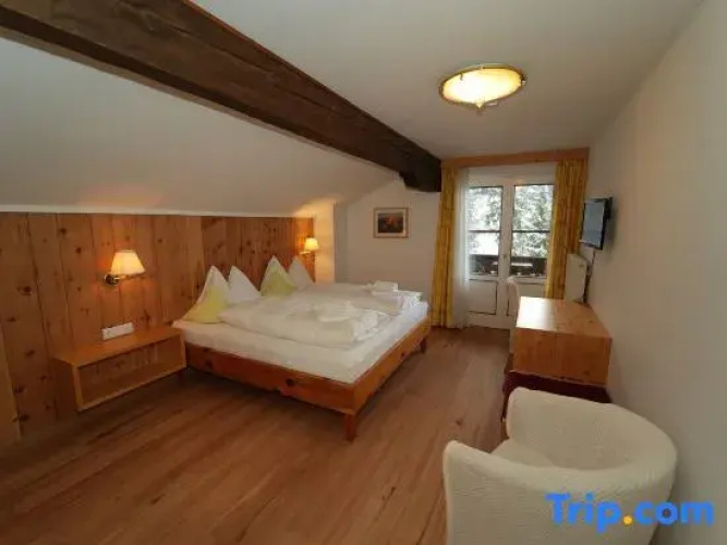 LAKE & RIVER Hotel