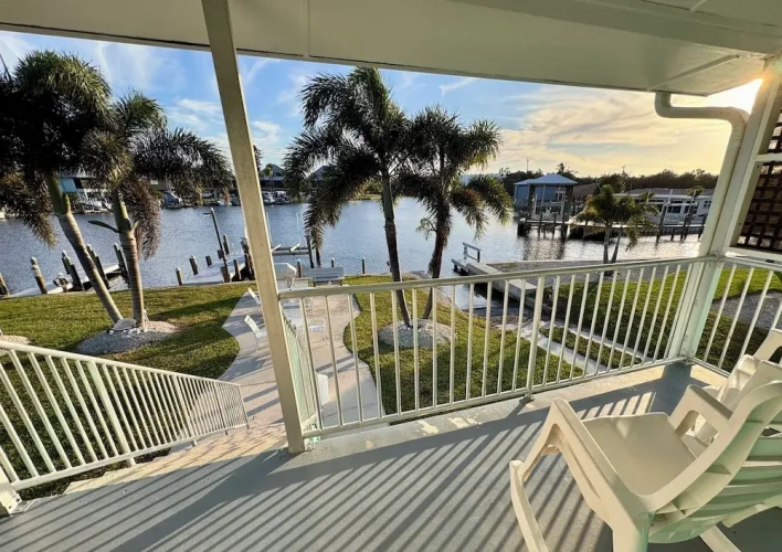 1 Bedroom Apartment with harbour view