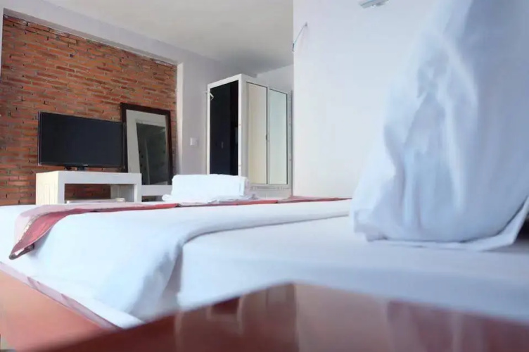 Platinum Hotel