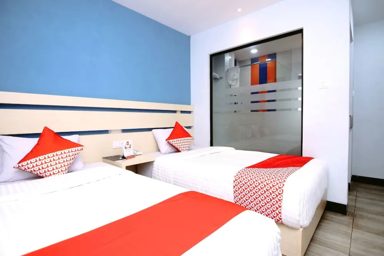 Oyo 592 Budget Hotel by the Harbour