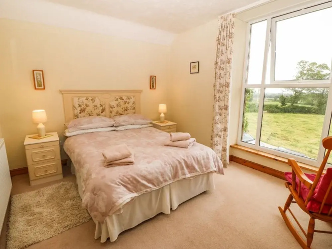 Dinas Farmhouse Annex