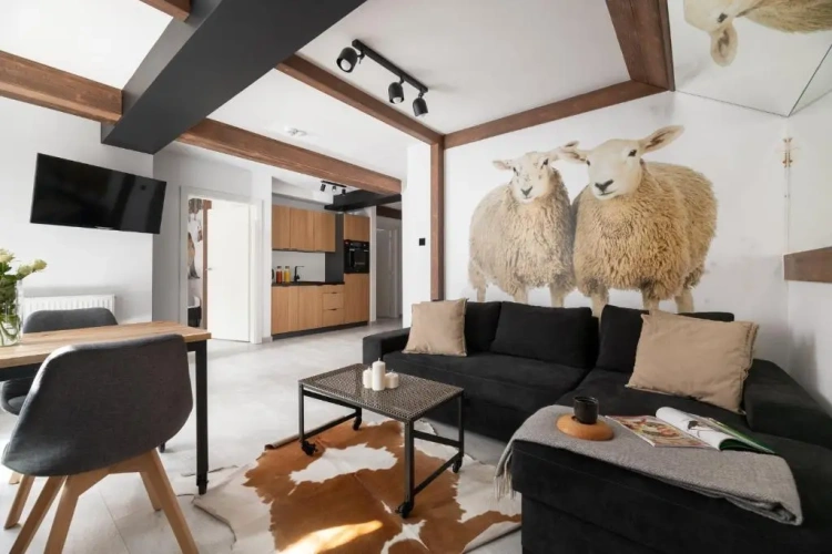 2 Bedrooms Apartment