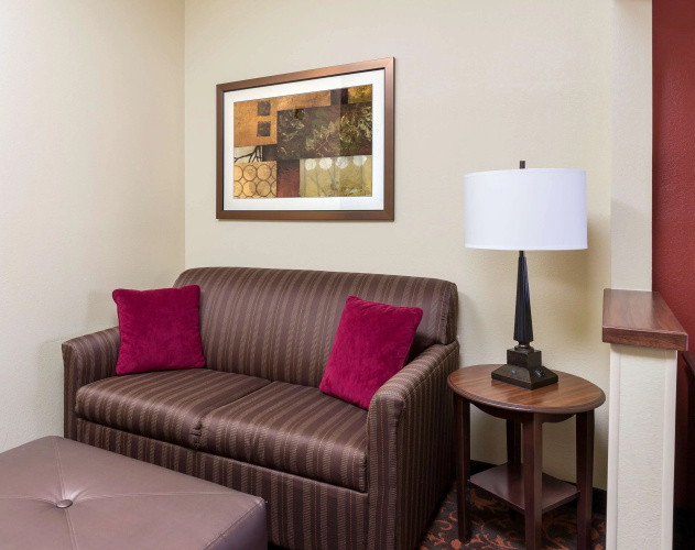 Hampton Inn Shawnee
