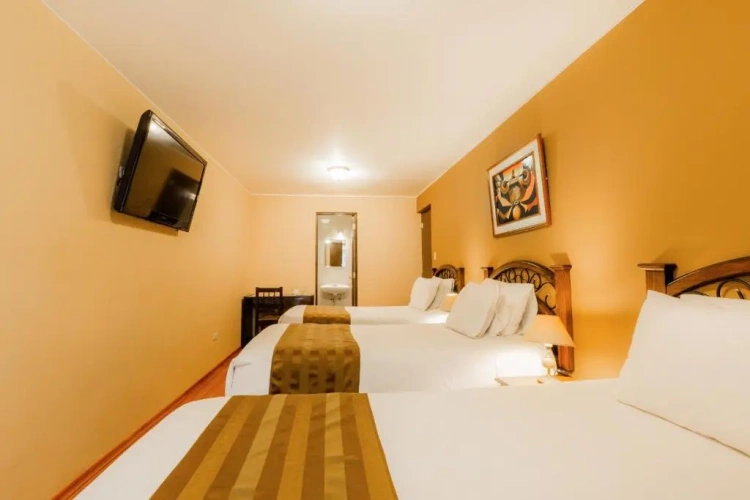 Standard Triple room