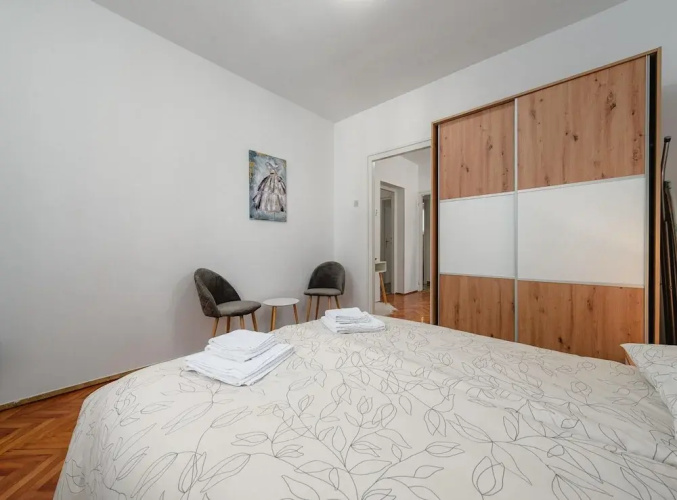Pretty Apartment Near Golf Course