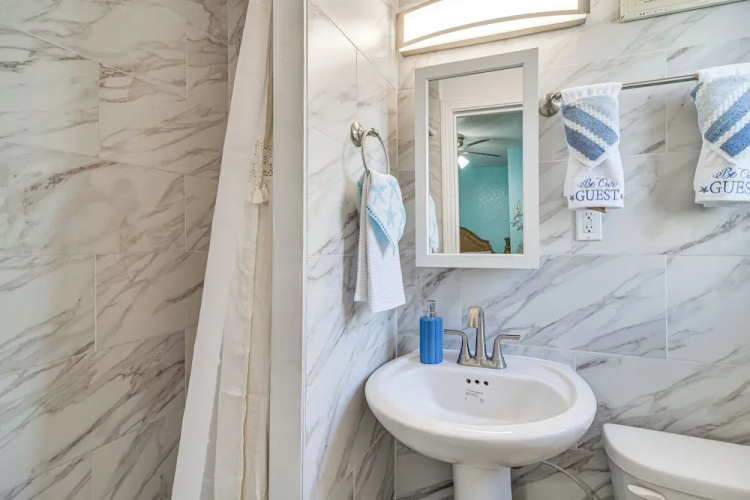 Central Location! Walkable Studio in St Pete Beach