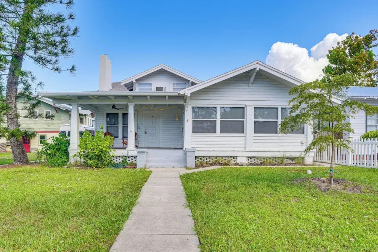 Stroll to Bradenton Riverwalk! Stylish Apartment