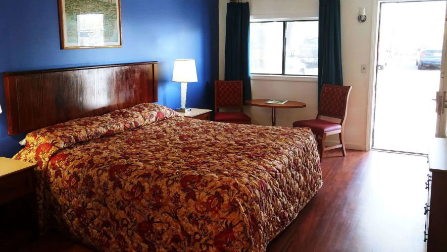 Hampton Motor Inn