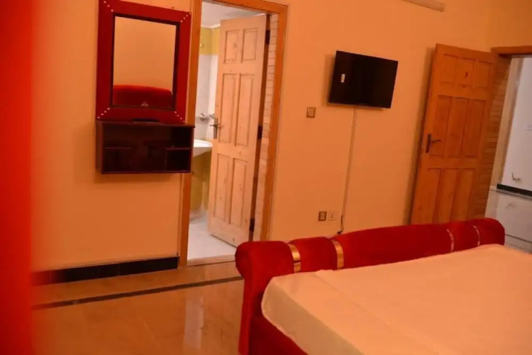 Redbury Guesthouse