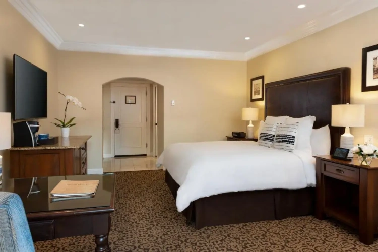 Standard Quadruple room with balcony and with view