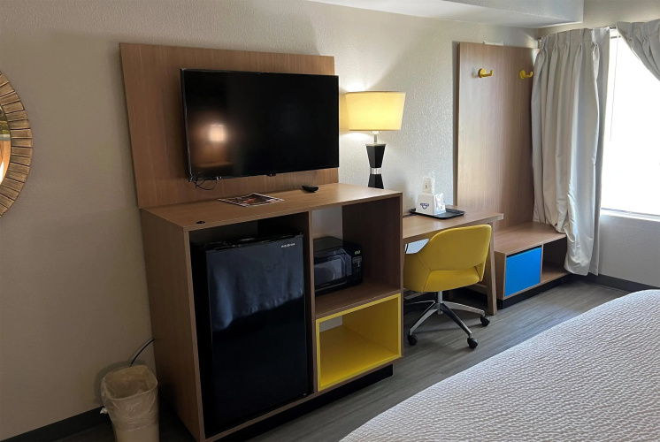 Days Inn by Wyndham West Des Moines / Clive
