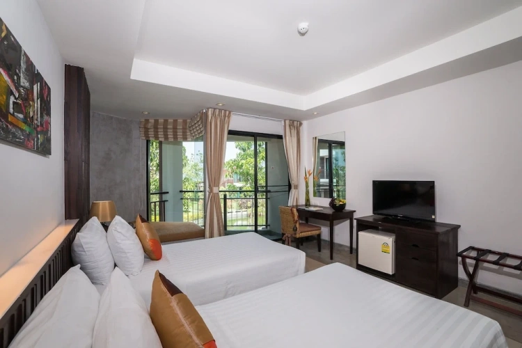 Deluxe room with balcony and with garden view