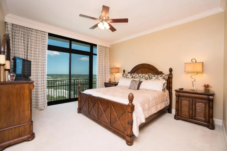 Phoenix West 1001 Apartment 4