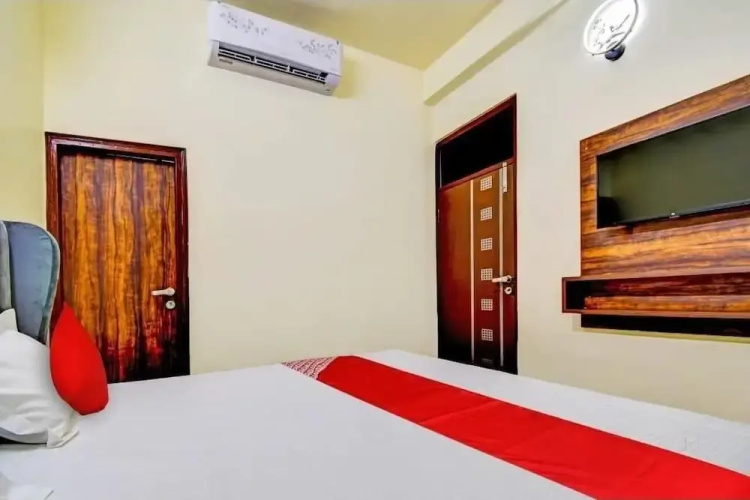 Hotel White Hut
