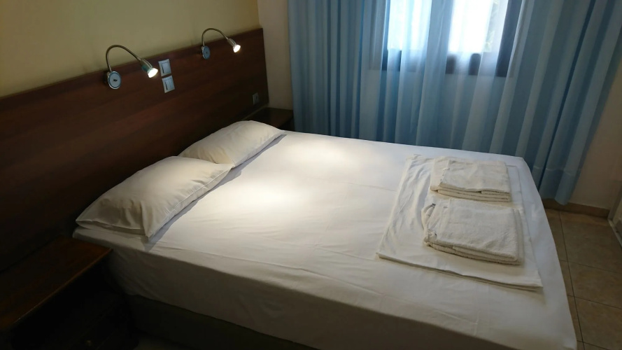 Eleni Rooms