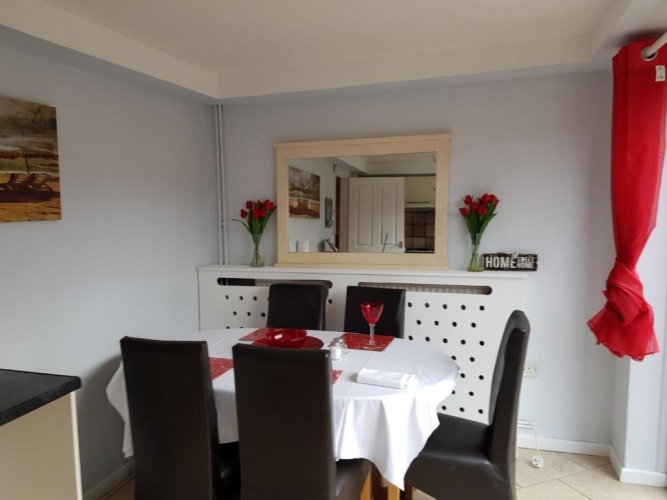 3 Bedrooms Cottage