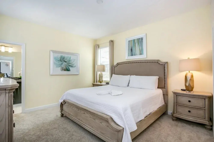 5 Bdrm Gated Golf Community Villa