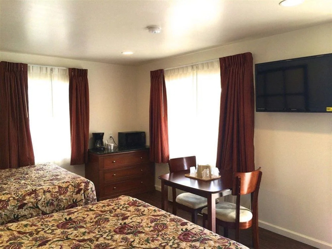 Roswell Inn