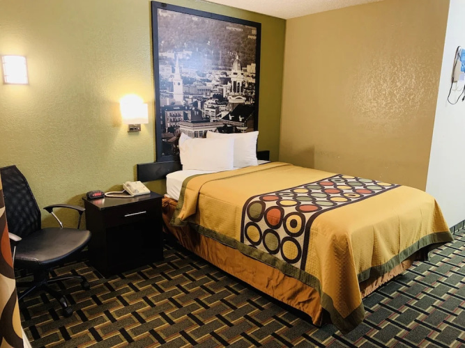 Super 8 Cincinnati OH