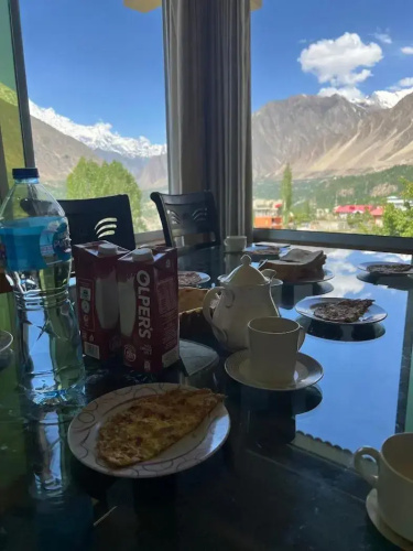 Hunza Lounge