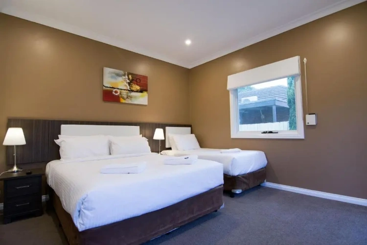 3 Bedrooms Townhouse