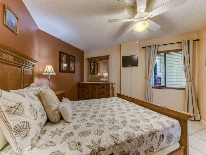 Sunglow Resort 305 by Distinctive Beach Rentals