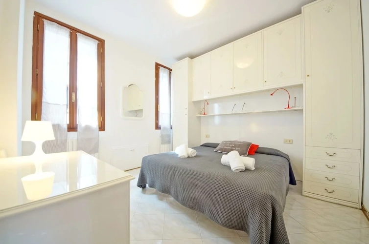 1 Bedroom Apartment with balcony