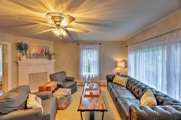 New Bern Home w/ Yard, Grill + Walkable Location