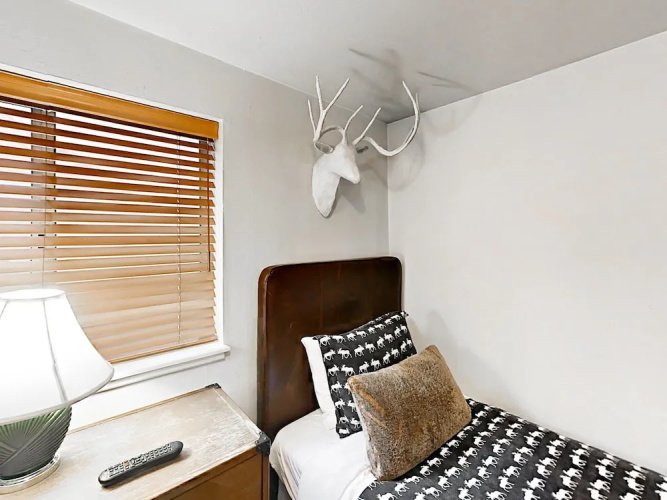940 Waters Ave Condo Unit 101 - 2 Br condo by RedAwning