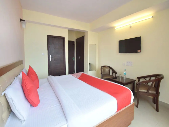 OYO 8439 Hotel Howard