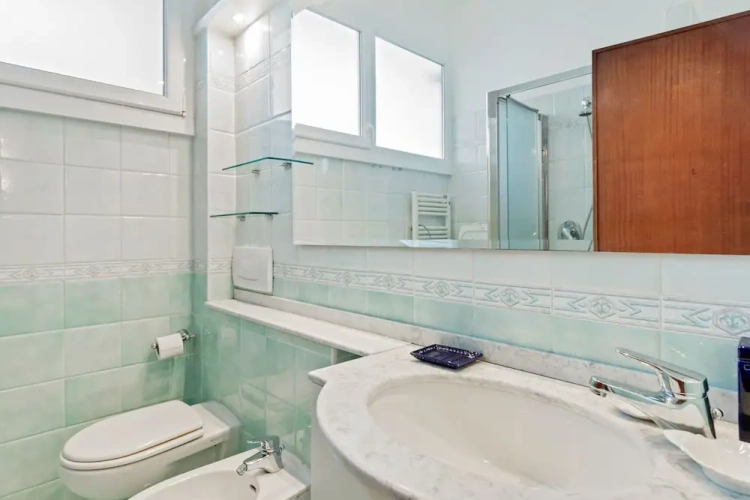 3 Bedrooms Apartment
