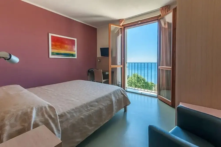 Classic Quadruple room