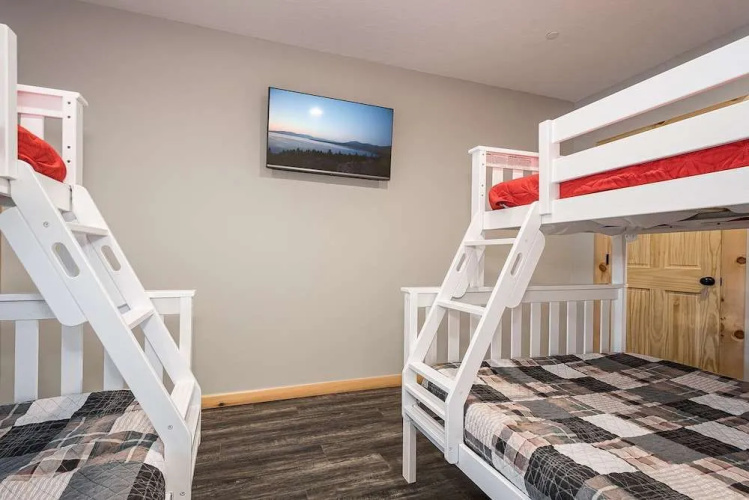 Mountain Crest Lodge by Taylor Made Deep Creek