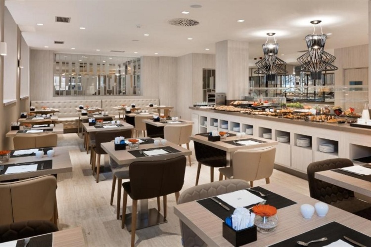 NH Madrid Zurbano photo 26