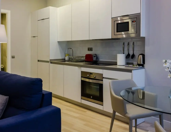1 Bedroom Business Apartment