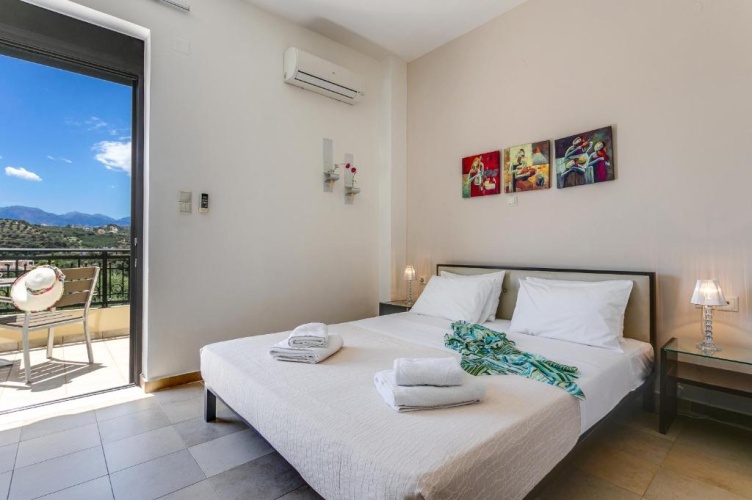 4 Bedrooms Cottage