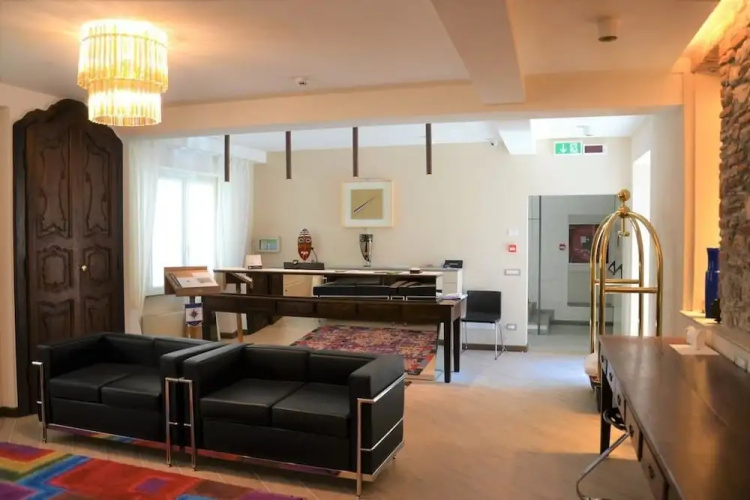 Hotel Ponti