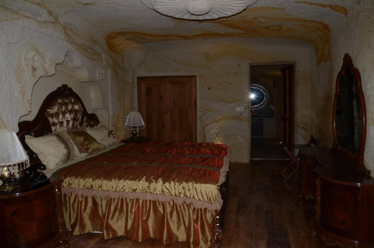 Golden Cave Suites