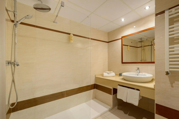 Hotel Vibra Sestanyol photo 11