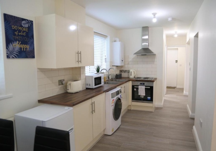 2 Bedrooms Apartment