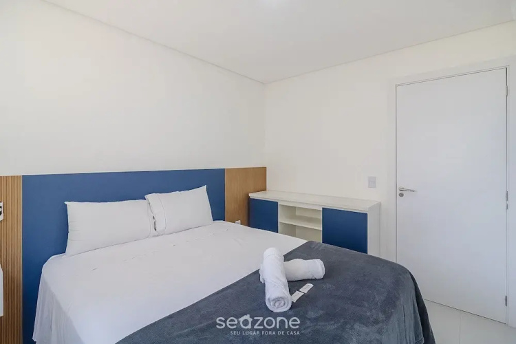 Seafront Condominium With Pool - SHC