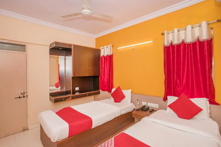 OYO 5590 Ujwal Residency