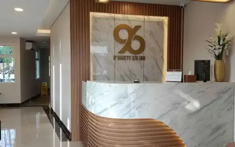D'ninetysix Inn Hotel