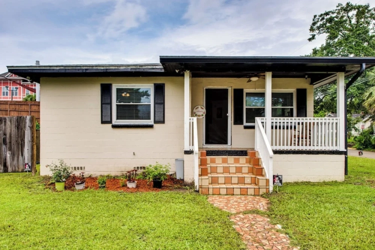 3 Bedrooms Cottage