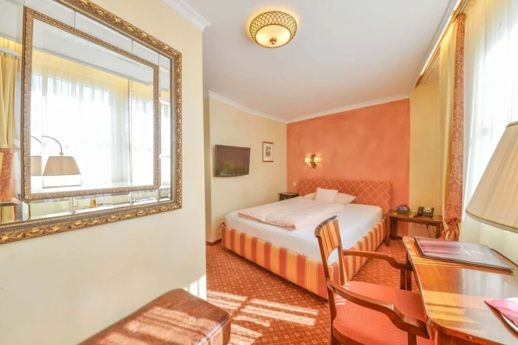 Grand Single room