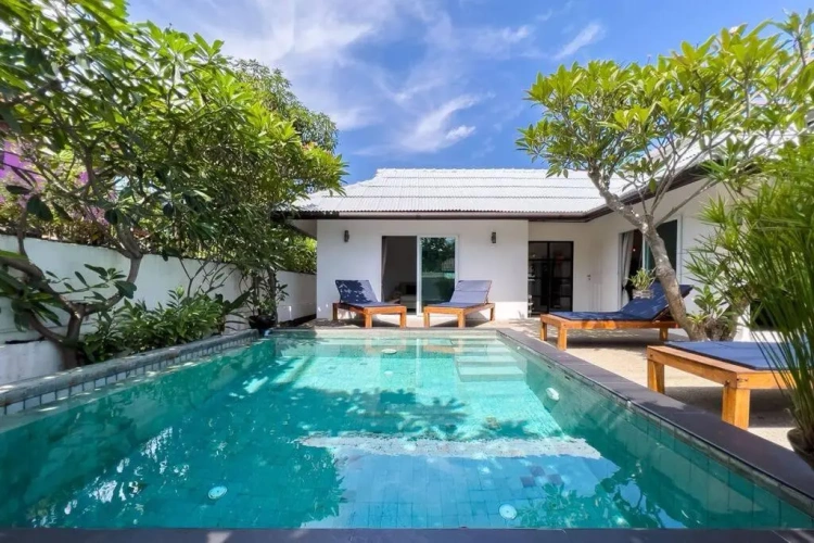 2 Bedrooms Villa