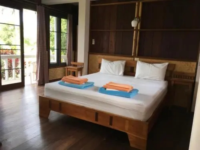 Lake View Bungalows