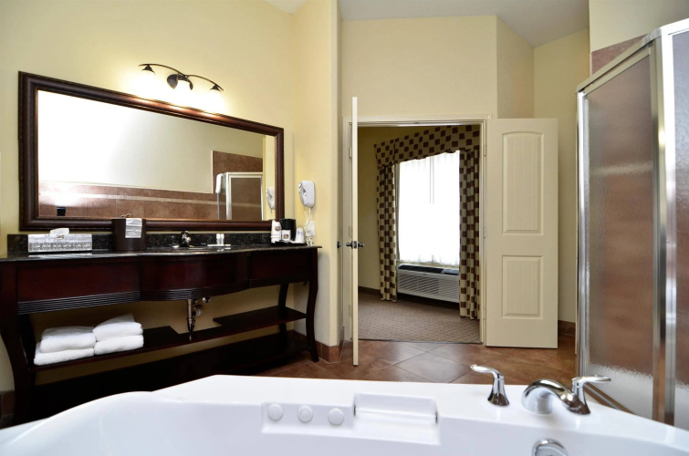 Blanco Luxury Inn & Suites photo 9
