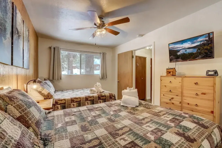Whispering Pines Cabin - Family and pet Friendly Abode